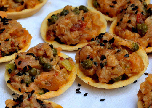 SMOKEY SALMON AND AVOCADO TARTAR BITES